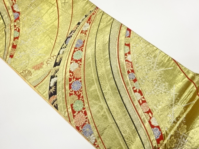 曲線に松竹梅・菊唐草・古典柄模様織出し袋帯